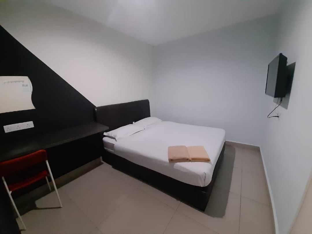 Hotel Zamburger Kota Damansara Exterior photo