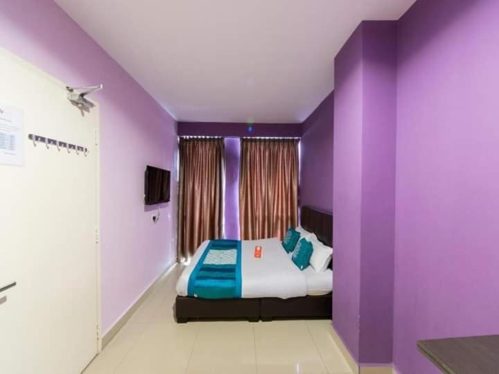 Hotel Zamburger Kota Damansara Exterior photo